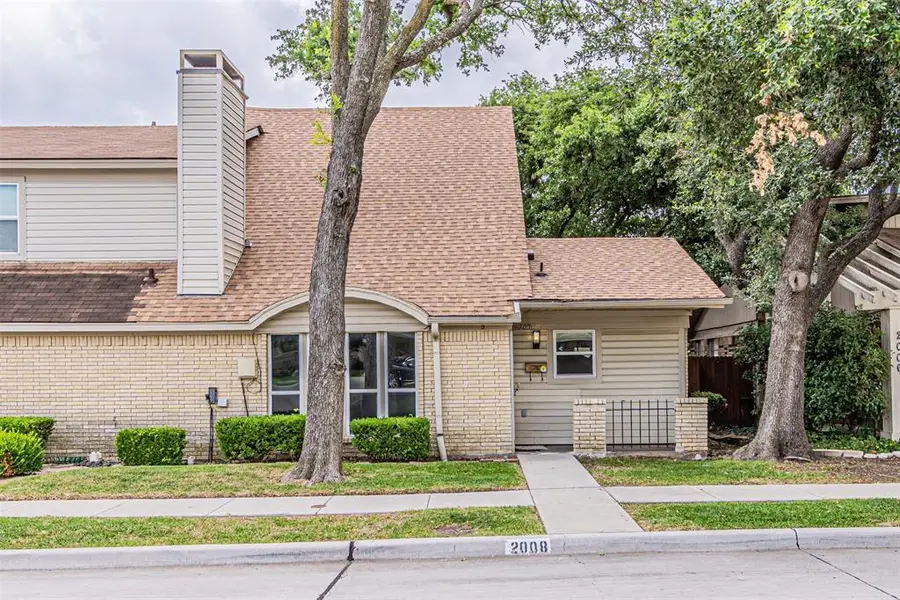 2008 Clubridge Drive, Carrollton, TX 75006