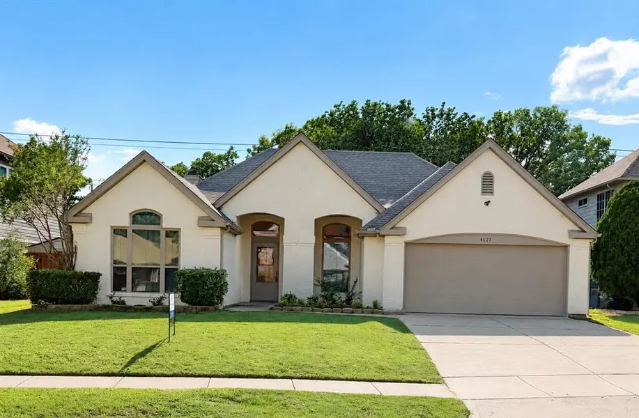 4527 Wescott Drive, Grand Prairie, TX 75052