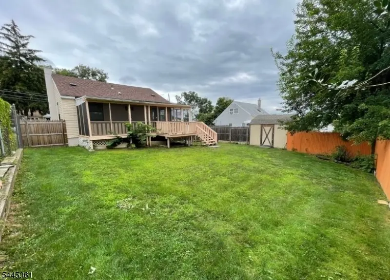 127 Lake Hiawatha Blvd, Parsippany-troy Hills Twp., NJ 07034