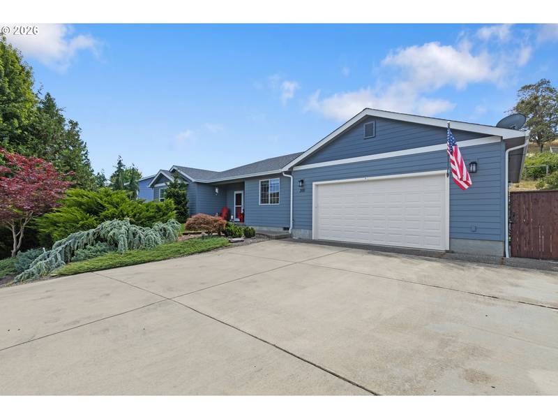 200 RAINBOW RIDGE AVE, Roseburg, OR 97471