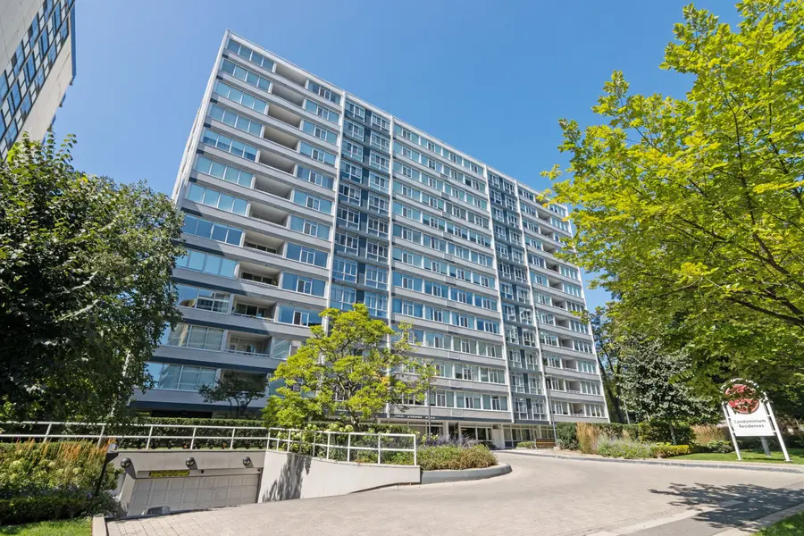 500 Avenue RD #1401, Toronto C02, ON M4V 2J6