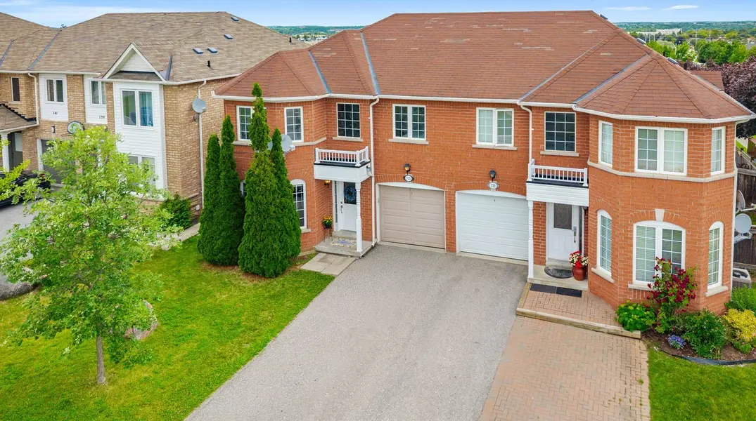 135 Wainscot AVE, Newmarket, ON L3X 2X6