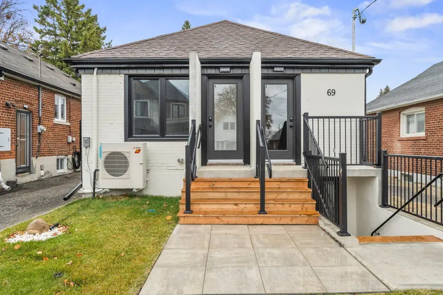 69 Claybrooke ST #D, Toronto W04, ON M6M 3P8