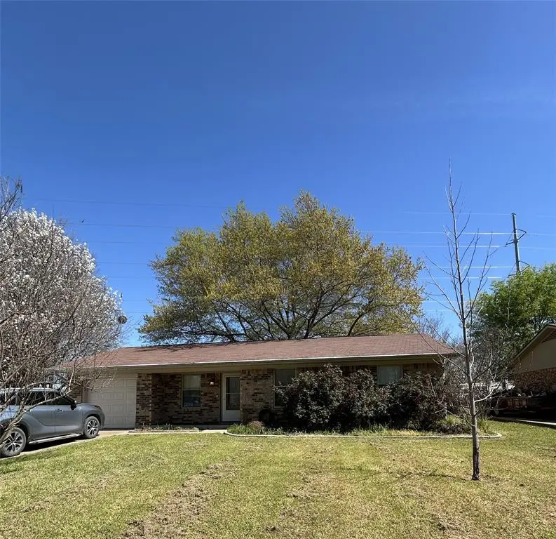 405 Canton Avenue, Wills Point, TX 75169