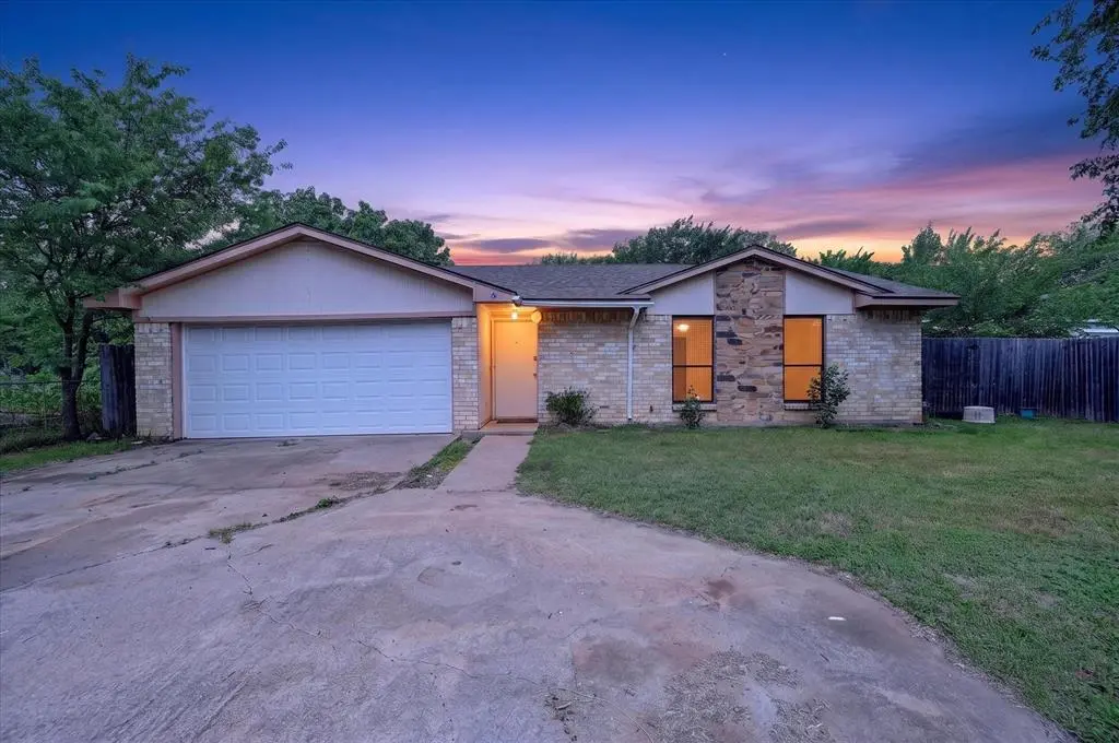 207 Water Lane, Crowley, TX 76036