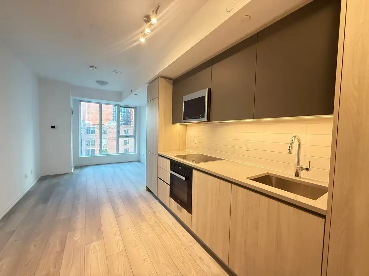 400 King ST #505, Toronto C01, ON M5V 1K2