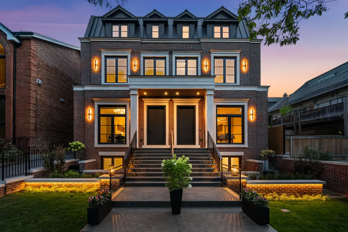 734 Avenue RD, Toronto C03, ON M5P 2K1