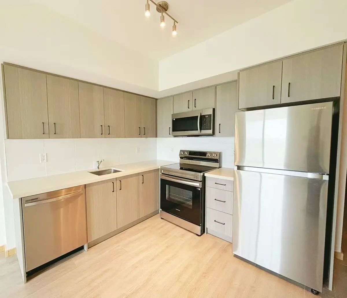 3421 Sheppard AVE E #702, Toronto E05, ON M1T 0C1