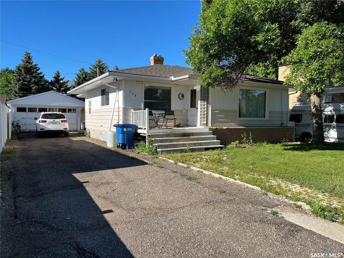 112 2nd AVENUE W, Gravelbourg, SK S0H 1X0