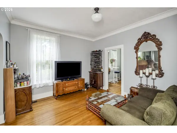 2204 NE 7TH AVE, Portland, OR 97212