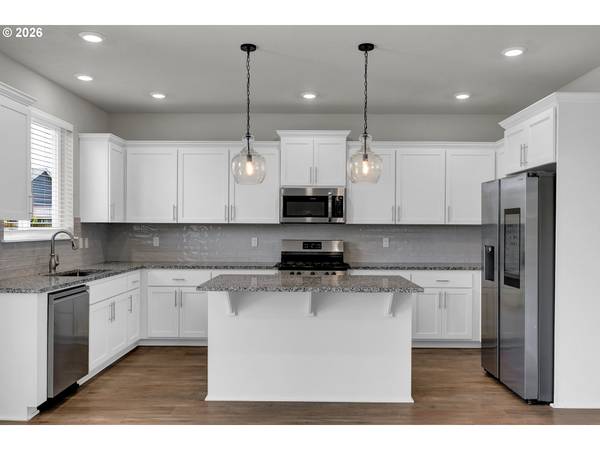 1456 FARMINGTON DR, Junction City, OR 97448