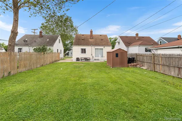 29510 John J ST, Roseville, MI 48066
