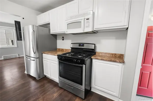 29510 John J ST, Roseville, MI 48066