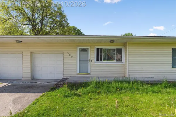 500 TROMBLEY DR, Troy, MI 48083
