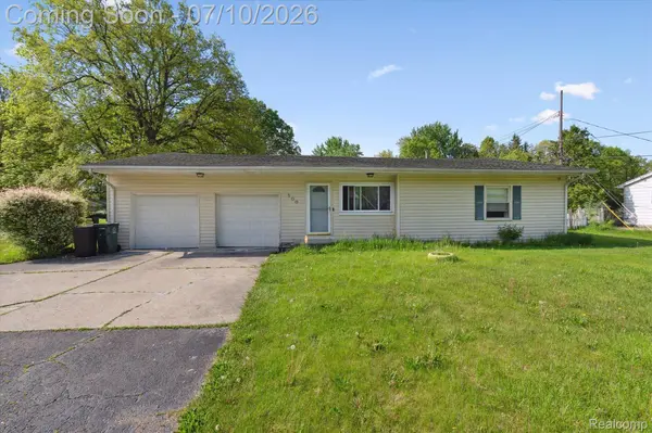 500 TROMBLEY DR, Troy, MI 48083