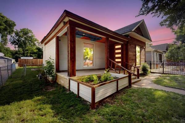 712 W 8th Street, Dallas, TX 75208