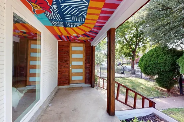 712 W 8th Street, Dallas, TX 75208