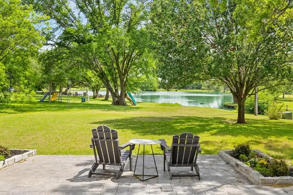 170 Double Oaks Drive, Double Oak, TX 75077