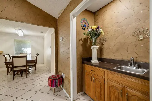 1865 Juniper Lane, Lewisville, TX 75077