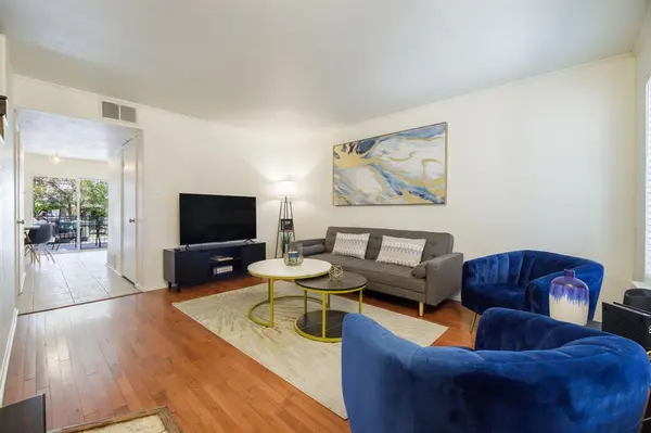 2406 Hollandale Circle, Arlington, TX 76010