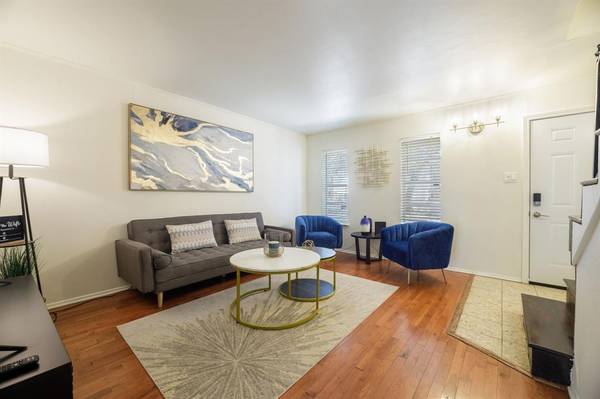 2406 Hollandale Circle, Arlington, TX 76010