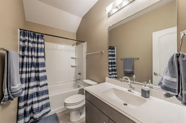 1116 Kingbird Lane, Alvarado, TX 76009
