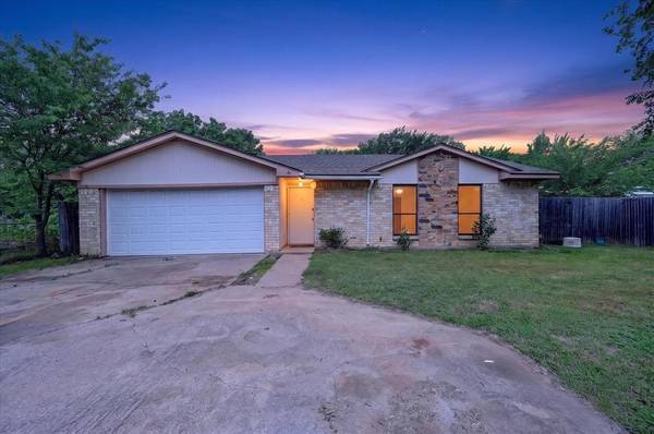 207 Water Lane, Crowley, TX 76036