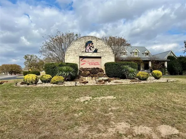15511 Stallion Lake Boulevard, Lindale, TX 75771
