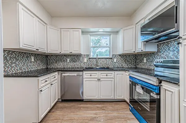 2008 Clubridge Drive, Carrollton, TX 75006