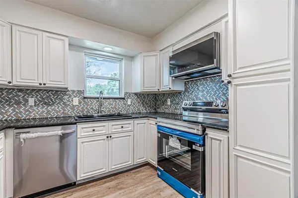 2008 Clubridge Drive, Carrollton, TX 75006