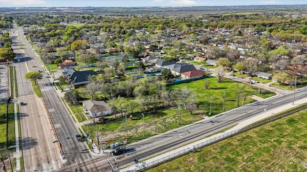 451 N Jim Miller Road, Dallas, TX 75217