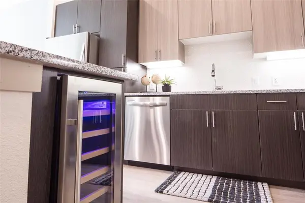 901 N Zang Boulevard #211, Dallas, TX 75208