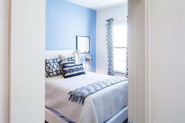901 N Zang Boulevard #211, Dallas, TX 75208