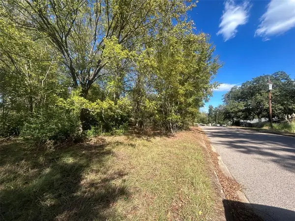 10 Bayshore Drive, Athens, TX 75752