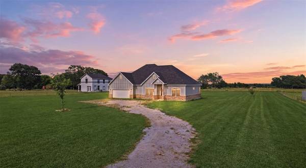 987 County Road 4125, Campbell, TX 75422