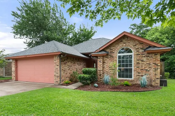 728 Saddle Road, White Settlement, TX 76108