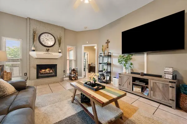 728 Saddle Road, White Settlement, TX 76108
