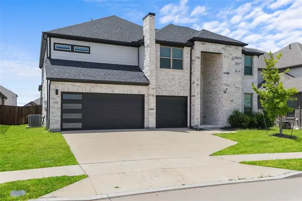 302 Coyote Creek Drive, Lavon, TX 75166