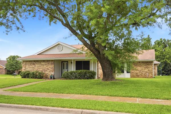 602 Brittany Drive, Mesquite, TX 75150
