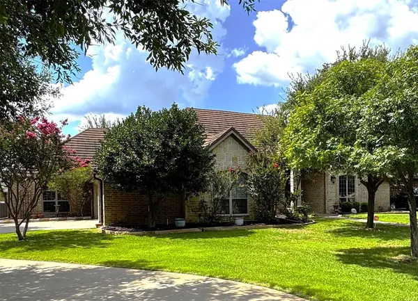 3722 Cove Timber Avenue, Granbury, TX 76049
