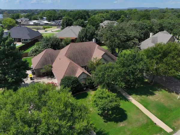 3722 Cove Timber Avenue, Granbury, TX 76049