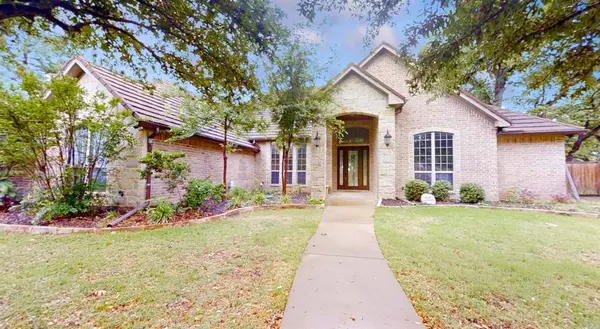 3722 Cove Timber Avenue, Granbury, TX 76049