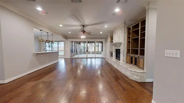 3722 Cove Timber Avenue, Granbury, TX 76049