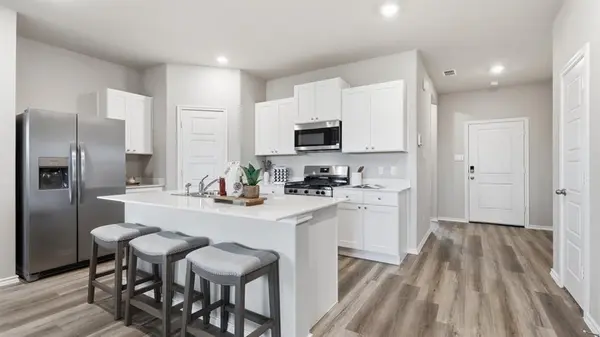 1728 LEEVON Lane, Fort Worth, TX 76140