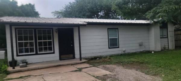 716 N Cummings Drive, Alvarado, TX 76009