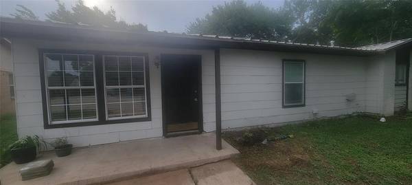 716 N Cummings Drive, Alvarado, TX 76009