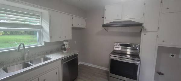 716 N Cummings Drive, Alvarado, TX 76009