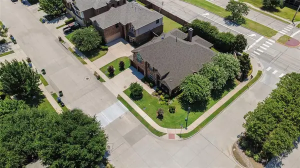 964 Wellington Drive, Lewisville, TX 75067