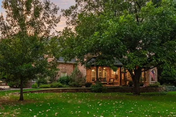 810 Cross Timbers Drive, Double Oak, TX 75077