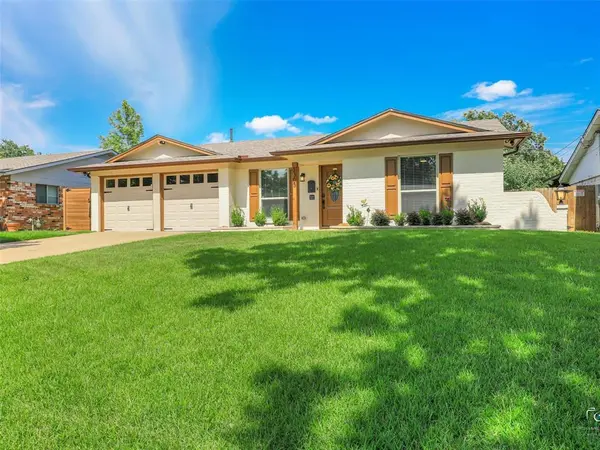 1305 Willowbrook Street, Arlington, TX 76011